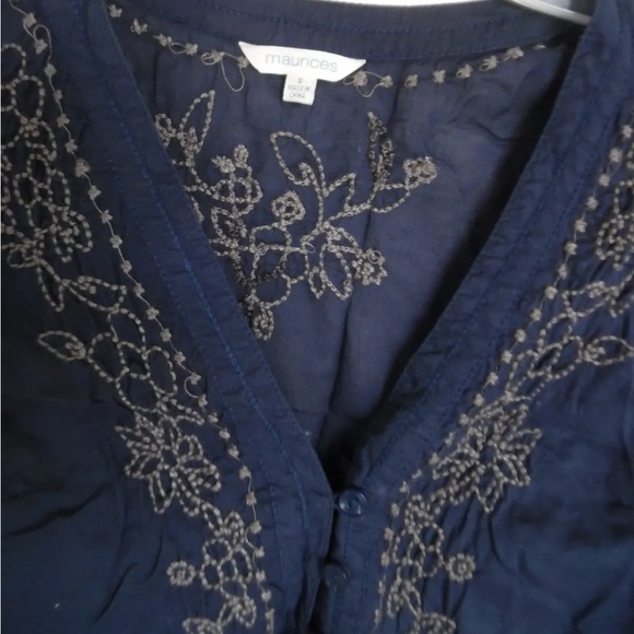 NWOT Maurices Navy Blue Embroidered Long Sleeve Boho Top Tunic Sz S - Picture 1 of 8
